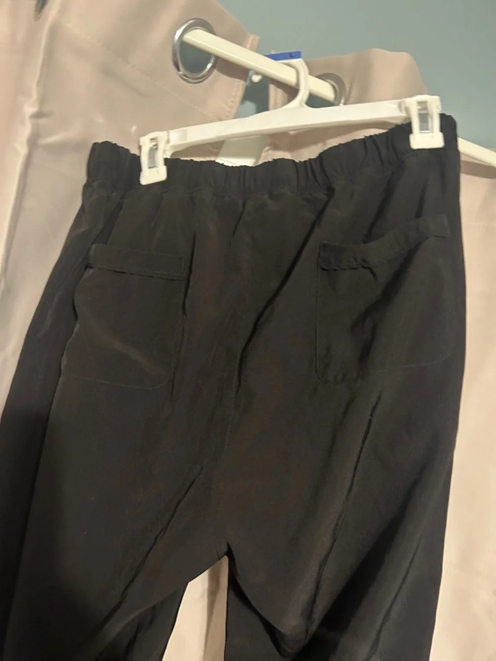 Women's Black Straight-Leg Scrub Pants - Picture 3 of 4